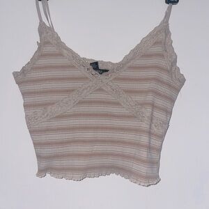 SUPER CUTE forever 21 top! It’s a large crop top perfect for summer days.
